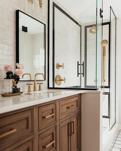 Elegance meets charm in this master bathroom featuring our Calacatta Mirragio quartz countertop ✨ ⁠ ⁠ Paired with a delicate mix of black, white and gold fixtures, every detail is crafted to perfection, from the luxurious countertops to the chic accents.⁠ ⁠ Visit armina.com to explore our extensive stone selections!⁠ ⁠ #arminastone #bathroomtiles #calacatta #bathroommakeover #bathroomcounters #bathroomcountertop #miamimarble #homeremodelers #vanitygoals #floridarenovation #miamiremodel #bathr... Gold Hardware Master Bath, Gold And Black Accents Bathroom, White And Black Bathroom With Gold Accents, Mixing Gold And Black Bathroom Fixtures, Almond Countertop Bathroom, Bathroom With Black And Gold Fixtures, Bathroom With Black And Gold Accents, Calacatta Mirragio Quartz, Black Quartz Bathroom Countertops