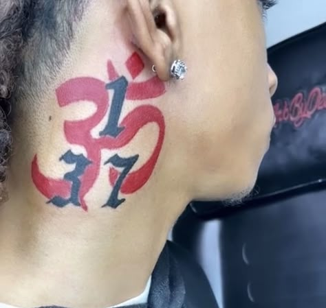 Red Ink Neck Tattoo Men, Neck Tattoo Hood, Neck Tattoos Men Side, Mens Small Neck Tattoos, Prosper Tattoo, Front Neck Tattoos For Men, Neck Tattoo Men, Arm Tattoos Lettering, Arm Tattoos Black