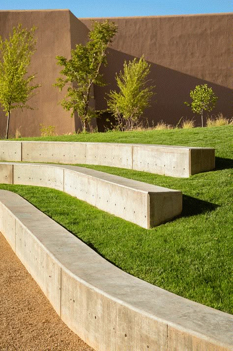 Small Amphitheater Outdoor, Outdoor Parking Design, Modern Amphitheater Architecture, Ampitheater Seating Outdoor, Amphitheatre Design Public Spaces, Stone Amphitheater, Sunken Amphitheatre, Concrete Amphitheater, Amphitheater Architecture