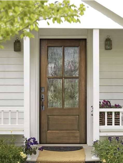 Front Door Styles That Will Instantly Update Your Home Aluminum Screen Doors, Pintu Interior, Front Door Designs, Door Lighting, Front Door Lighting, Home Designs Exterior, Front Door Styles, Wood Entry Doors, Farmhouse Front Door