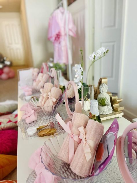 Preppy spa day birthday party Birthday Party Ideas | Photo 6 of 23 | Catch My Party Bachelorette Spa Party Ideas, Friend Spa Day, Adult Spa Party Ideas, Spa Day Birthday Party, Spa Day Birthday, Birthday Preppy, Spa Party Decorations, Spa Sleepover, Spa Day Party