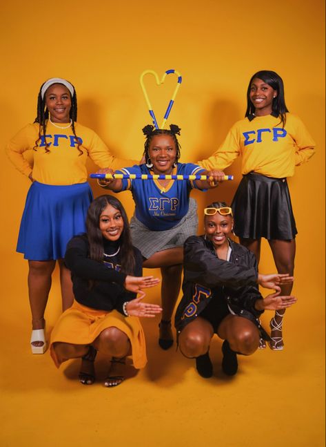 Sgrho Photoshoot Ideas, Sigma Gamma Rho Probate Outfits, Sgrho Probate Outfits, Sigma Gamma Rho Photoshoot, Sgrho Photoshoot, Greek Poses, Sgrho Outfits, Sigma Gamma Rho Outfits, Sigma Woman