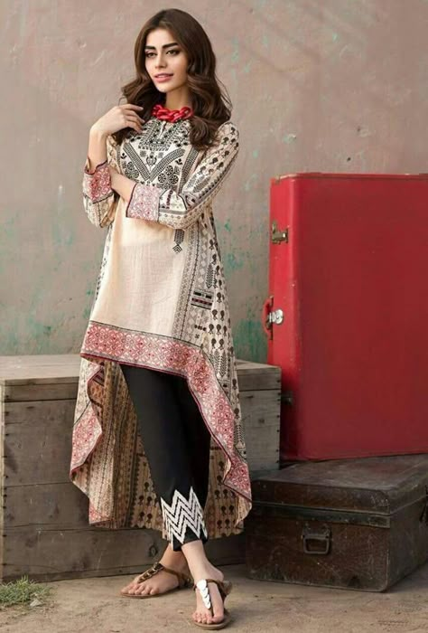 pakistani clothes डिजाइनर कपड़े, Gaun Fashion, Salwar Kamiz, Pakistani Fashion Casual, Pakistani Dresses Casual, Foto Poses, Dress Indian Style, Stylish Dresses For Girls, Pakistani Dress Design