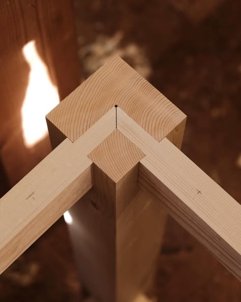 Japanese Wood Joints, Japanese Carpentry, Carpentry And Joinery, Japanese Joinery, Woodworking Joinery, Wood Joints, Woodworking Joints, Woodworking Projects Plans, Wood Joinery