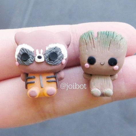 Groot Clay Sculpture, Clay Marvel Ideas, Marvel Polymer Clay, Groot Clay, Marvel Clay Ideas, Disney Clay Charms, Fimo Kawaii, Polymer Clay Disney, Kawaii Ideas