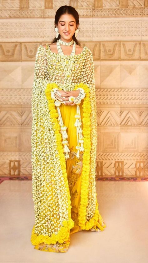 Haldi Ceremony Outfit For Bride, Haldi Outfits For Bride, Yellow Haldi Outfit, Haldi Look, Radhika Merchant, Haldi Ceremony Outfit, Haldi Dress, Haldi Outfits, Wedding Outfits For Women