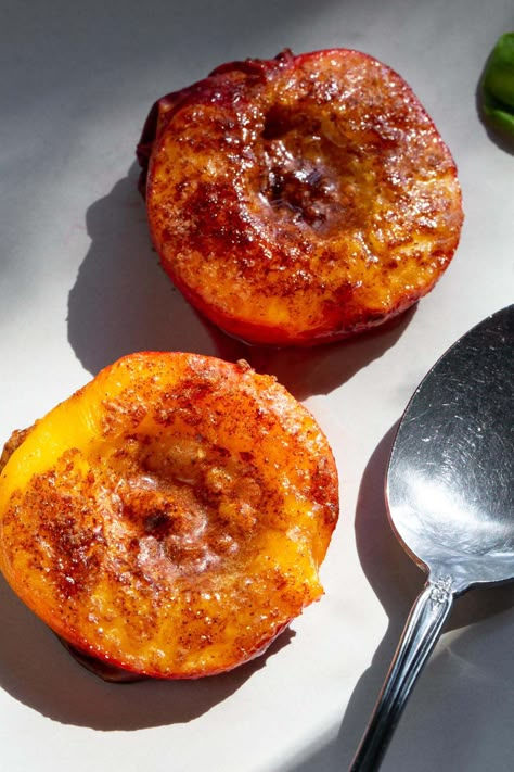 Cooked Peaches, Air Fryer Fruit, Air Fryer Peaches Recipes, Baked Peaches, Air Fryer Peaches, Peach Recipes Air Fryer, Air Fryer Peach Cobbler, Peach Air Fryer, Peach Air Fryer Recipes