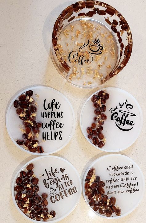 Wood And Resin Coasters Diy, Resin With Vinyl, Epoxy Resin Coaster Ideas, Epoxy Coasters Diy, Resin Coster, Christmas Resin Coasters, Coffee Bean Resin, Resin Coasters Ideas, Resin Coasters Diy