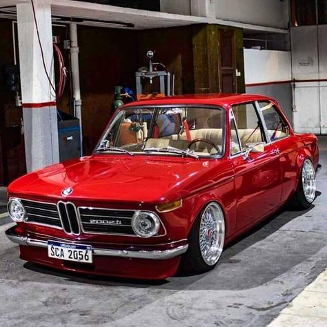 E28 Bmw, Bmw 2002 Tii, Bmw Vintage, Carros Bmw, Bmw E21, Bmw Classic Cars, Wallpaper Retro, Auto Design, Auto Retro