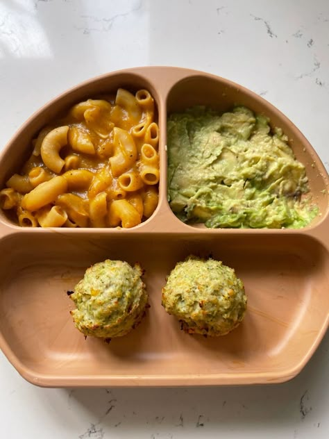 BLW Broccoli Chicken Meatballs Blw Broccoli, Blw Foods, Chicken Brocoli, Baby Led Weaning Foods, Chicken Muffins, Toddler Treats, Ground Chicken Meatballs, Chicken Baby Food, Food For Toddlers