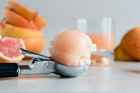 Grapefruit Sorbet I howsweeteats.com Grapefruit Sorbet, Grapefruit Recipes, Granitas, Fresh Fruit Recipes, Ice Cream Gelato, Homemade Ice Cream Recipes, Sorbet Recipes, Cold Treats, Frozen Yoghurt