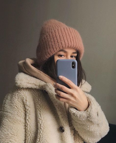 Winter Style With Hat, Cap For Women Winter, Autumn Beanie Outfit, Winter Cap For Girls Style, Wool Winter Hat, Caps For Winter, Hats For Women 2023, Winter Cap Outfits For Women, Woollen Caps For Women