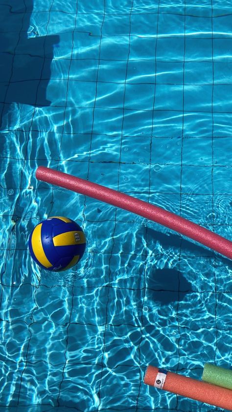 Pool Volleyball Aesthetic, Piscina Aesthetic, Volleyball Pool, Summer Goals, Summer Dream, Summer Pictures, Future Life, Dance Moms, Aesthetic Photo