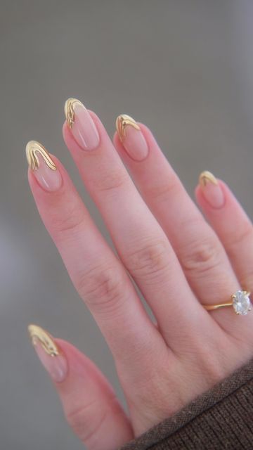 Gold Tip Chrome Nails, Nails With Gold Detailing, Gold Chrome Swirl Nails, Gold Fade Nails, Gold 3d Chrome Nails, 3d Gold Chrome Nails, Gold Accented Nail Inspiration, Gold Drip Nails, Metallic Gold Nail Designs