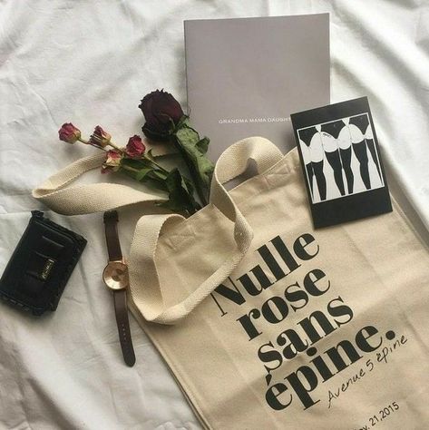 Tote Bag Photography, Tote Bag Tutorials, Diy Tote Bag Tutorial, Bag Shoot, Sac Tote Bag, Bag Photography, Instagram Branding Design, Canvas Bag Design, Tote Bag Tutorial