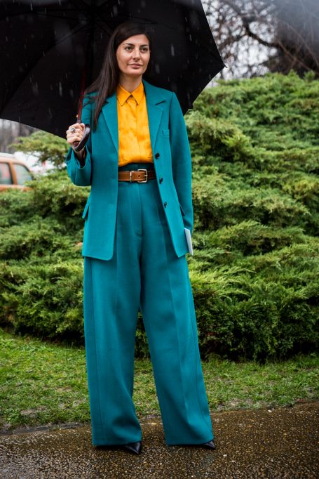 Season Colour Analysis, Giovanna Battaglia Style, Women Pant Suits, Teal Suit, Giovanna Battaglia Engelbert, Teal Skirt, Vogue British, Autumn Palette, Giovanna Battaglia