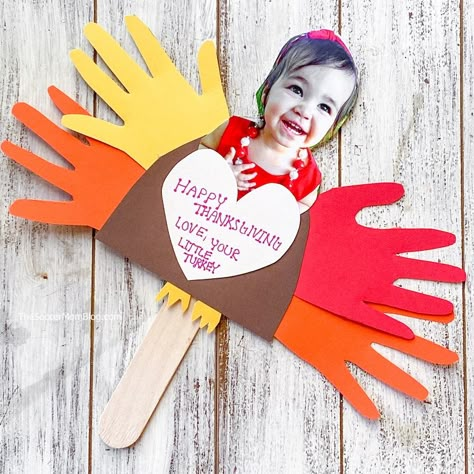 This turkey handprint craft is an adorable kid-made Thanksgiving keepsake! Kids will love to make this quirky and cute construction paper turkey and you'll love that it is a virtually mess-free craft! Turkey Keepsake Craft, Thanksgiving Keepsake Crafts For Kids, Thanksgiving Crafts For Infants, Handprint Turkeys, Hand Turkey Craft, Thanksgiving Keepsake, Handprint Turkey, Thanksgiving Handprint, Turkey Handprint Craft