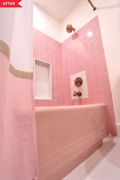 Vintage Pink Tile Bathroom, Pink Tile Bathroom Ideas, Pink Tile Bathroom, Pink Bathroom Ideas, Pink Bathroom Tiles, Retro Pink Bathroom, Colored Toilets, Pink Bathrooms, Pink Tub