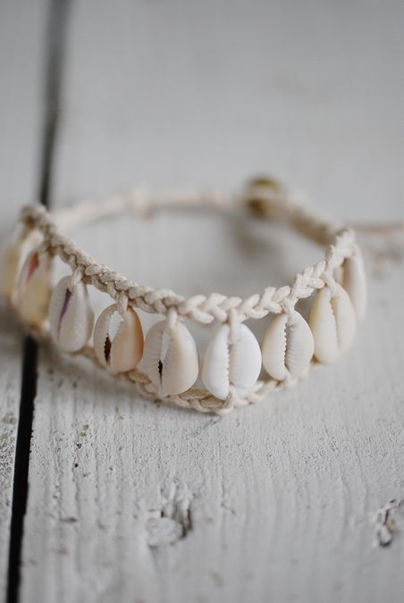 Bracelet With Shells, Sea Shell Bracelet, Cowrie Shell Jewelry, Accessory Aesthetic, Love Warriors, Seashell Jewelry, Handmade Fashion Jewelry, Shell Bracelet, Handmade Jewelry Designs