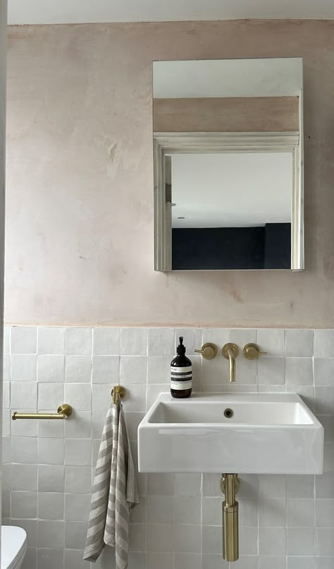 Zellige Rustico – Baked Tiles Zellige Tile Small Bathroom, Natural Tiles Bathroom, Bathroom Tiles Neutral, Zellige Bathroom, Zellige Tile Bathroom, Sink Tiles, Modern Organic Design, Small Bathroom Tiles, Freestanding Tubs