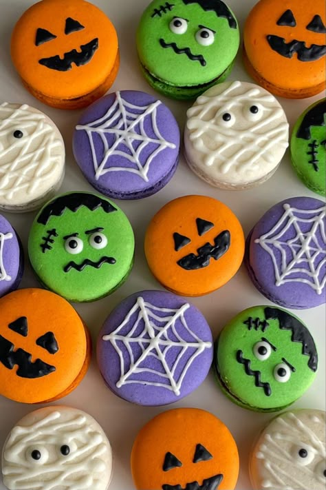 Halloween Macaroons, Halloween Icing, Halloween Macarons, Halloween Deserts, Recetas Halloween, Halloween Donuts, Halloween Breakfast, Halloween Cookies Decorated, Easy Halloween Food