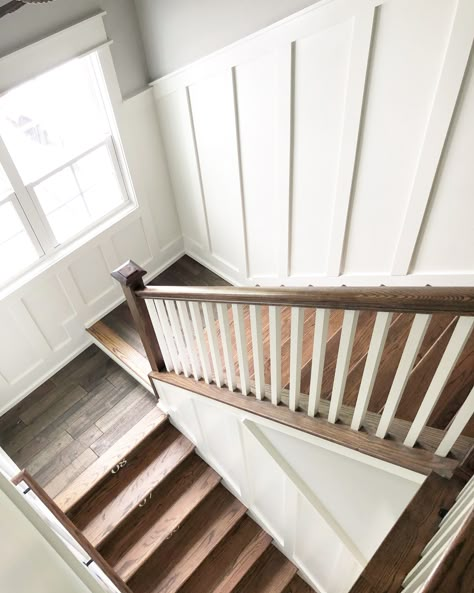 Stairs stairwell board and batten Stairs In Bloxburg, Bloxburg Update, Townhome Decorating, Stairwell Ideas, Stairwell Wall, House Accents, Interior Stair Railing, Millwork Wall, Mill Work