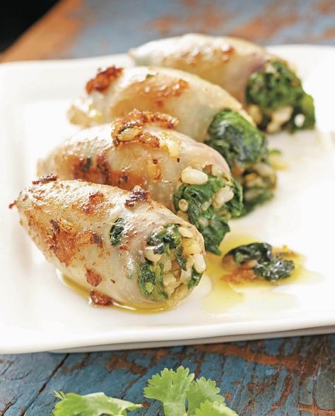 Greek Island–Style Stuffed Calamari with Rice andHerbs/Yemisto Kalamari me Voutiro - Daily Mediterranean Diet Stuffed Calamari Tubes Recipe, Stuffed Calamari, Calamari Recipe, Squid Recipes, Calamari Recipes, Recipes By Ingredients, Seafood Dinner, Fish Fillet, Calamari