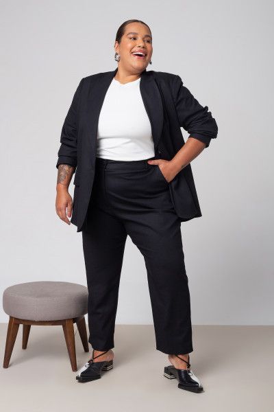 15 Sophisticated Business Casual Plus Size Outfit Ideas Smart Casual Work Outfit Plus Size, Business Casual Plus Size, Summer Birthday Outfits, Casual Plus Size Outfits, Classic Business Casual, Chic Work Outfit, Smart Casual Work Outfit, Plus Size Outfit Ideas, Free Dress