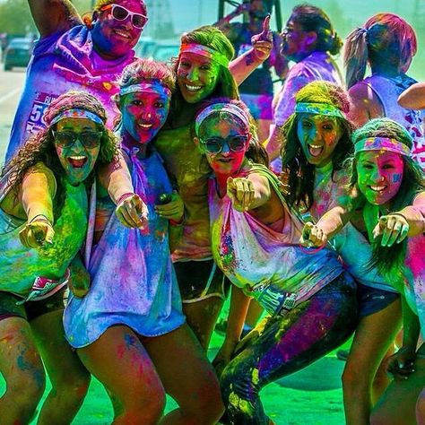 Hey you! Come join the World's Most Colorful 5k! #joinus #dyenation #runordye #5k #colorful #runners 13th Birthday Photoshoot, Color Fun Run, Color Run Outfit, Running Calendar, Holi Festival India, Fun Photoshoot Ideas, Colour Festival, Glow Run, Holi Pictures