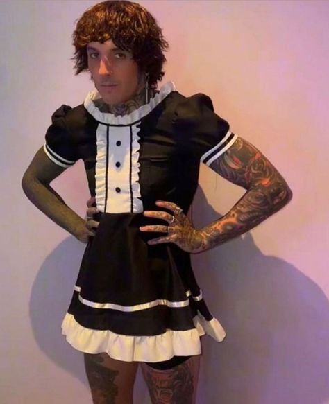 Alissa Salls, Oli Sykes, Oliver Sykes, Emo Memes, Maid Outfit, Bring Me The Horizon, Maid Dress, Emo Bands, Emo Boys