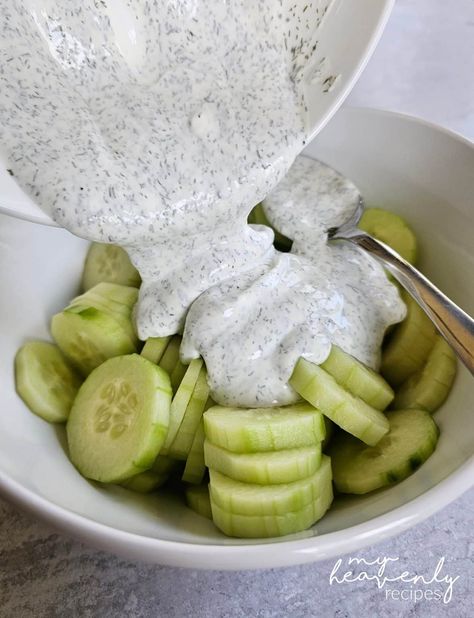 Creamy Cucumber Salad Cucumber Salad Keto, Cucumber Dishes, My Heavenly Recipes, Cucumber Pickles, Heavenly Recipes, Salad Keto, Best Side Dish, Crafty Morning, Creamy Cucumber Salad