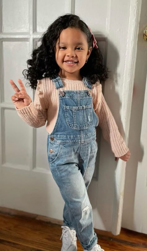 Kindergartener Outfit, Cute Little Kid Outfits Girl Style, Preschool Girl Outfits, Kindergarten Picture Day Outfit, Cute Girl Outfits Kids, Pre K Outfits, Preschool Picture Day Outfit, Spring Toddler Outfits, Kindergarten Outfits For Girls Ideas