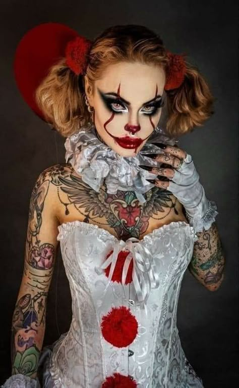 Pennywise Makeup, Creepy Clown Makeup, Scary Clown Costume, Clown Costume Women, Clown Halloween Costumes, Scary Clown Makeup, Horror Halloween Costumes, Creepy Halloween Makeup, Soya Mumu