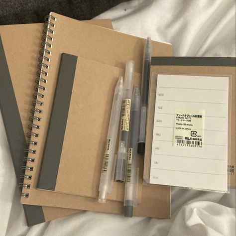 Source: twitter Muji School Supplies Aesthetic, Beige Aesthetic School Supplies, Make Up Supplies Aesthetic, Muji Study Aesthetic, Aesthetics School Supplies, Aesthetic Notebook For School, Muji Back To School, Clean Girl Aesthetic School Supplies, Japanese Clean Aesthetic