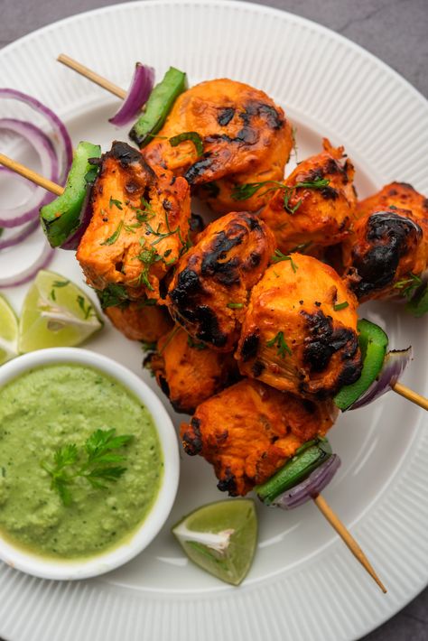 Chicken Tikka Kebab, Tandoori Recipes, Yogurt Chicken, Tikka Recipe, Spicy Chicken Recipes, Stuffed Mushroom, Mint Sauce, Paneer Tikka, Desi Food