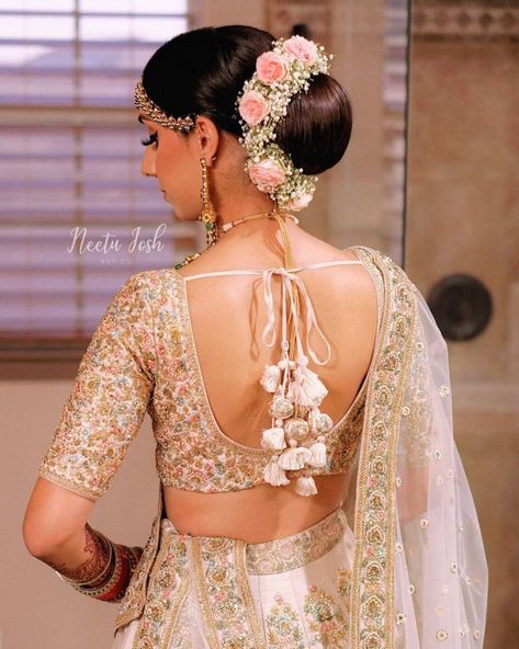 Bridal Bun Hairstyles Indian With Dupatta, Bridal Bun Indian, Indian Bridal Hairstyles With Dupatta, Bride Bun, Low Bridal Bun, Bridal Hairstyle Indian Wedding, Bridal Hair Decorations, Flower Bun, Wedding Bun Hairstyles