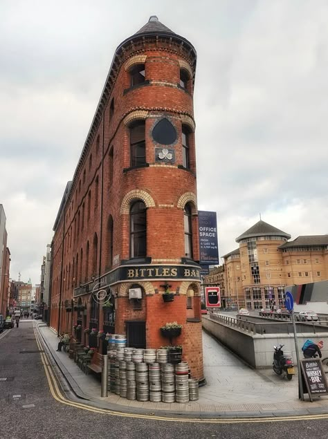 Top 7 Instagram-mable spots & things to do in Belfast - Ireland Belfast Aesthetic, Things To Do In Belfast, English Degree, Northern Ireland Travel, Belfast Ireland, Titanic Museum, Belfast City, Capital Cities, Michael Collins