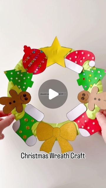 Christmas Wreath Template, Christmas Wreath Crafts, Paper Plate Wreath, Christmas Wreath Craft, Wreath Cookies, Dot Stickers, Tape Stickers, Coloured Paper, Instagram Christmas