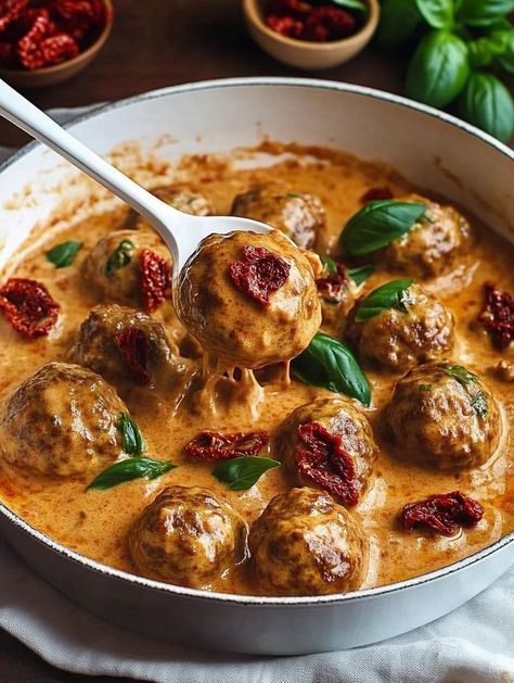 Creamy Sundried Tomato Meatballs: A Gourmet Comfort Dish for Any Occasion - Greenku Recipes Sundried Tomato Meatballs, Creamy Tomato Meatballs, Soup With Sundried Tomatoes, Dinner With Sundried Tomatoes, Sun Dried Tomato Meatballs, Sundried Tomato Chicken Meatballs, Burrata Meatballs, Meals With Sundried Tomatoes, Meatballs Entree