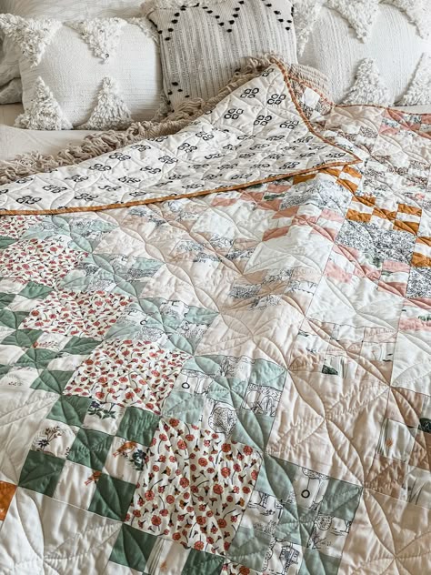 Maureen Cracknell Fabrics — Blog — Sharon Holland Designs Quilt Bed Aesthetic, Simple Modern Quilt Ideas, Farmhouse Quilts Pattern, Quilt Bed Spread, Quilt Wall Decor, Simple Vintage Quilt Patterns, Dark Colored Quilts, Patchwork Quilt Designs, Craft Room With Bed