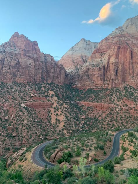 Zioncore Aesthetic, Zion National Park Aesthetic, Zion Aesthetic, Out West Aesthetic, Aesthetic Outdoors, Utah Trip, Us Road Trip, Pretty Landscapes, I Want To Live