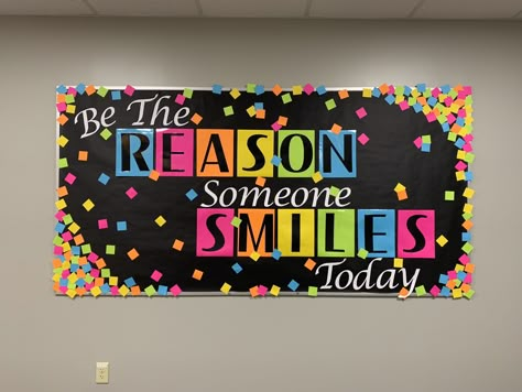 Personal Bulletin Board Ideas, Jr High Classroom Decor Middle School, Soft Board Decoration Ideas For Preschool, Yearbook Classroom Decorations, Ideas Para Murales Escolares, School Board Decoration Creative, Creative Display Boards For School, Notice Board Decoration, Soft Board Decoration