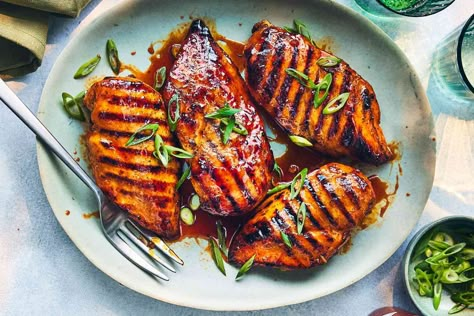 Hot Honey Grilled Chicken, Bge Recipes, Honey Grilled Chicken, Grilling Meals, Pregnancy Freezer Meals, Black Stone Griddle Recipes, Meals For Baby, Light Dinner Ideas, Black Stone Griddle