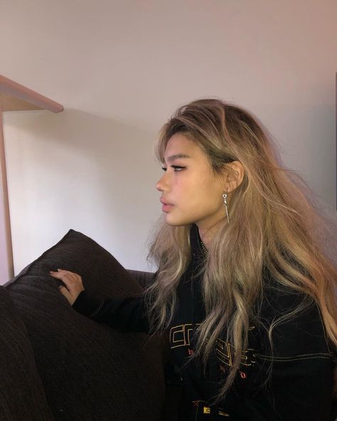 해나 on Instagram: “yo ma take a picture of my side profile” Hannah Kae, Beige Blonde, Take A Picture, Hair Reference, Side Profile, Dream Hair, Girl Crushes, How To Draw Hair, My Side