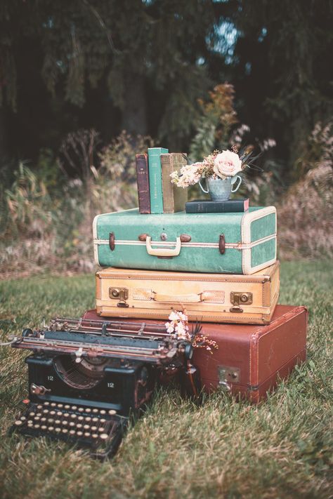 Rustic Bohemian Wedding, Stone Photography, Bohemian Wedding Inspiration, Vintage Props, Vintage Suitcases, Retro Wedding, Vintage Typewriters, Jolie Photo, Travel Themes