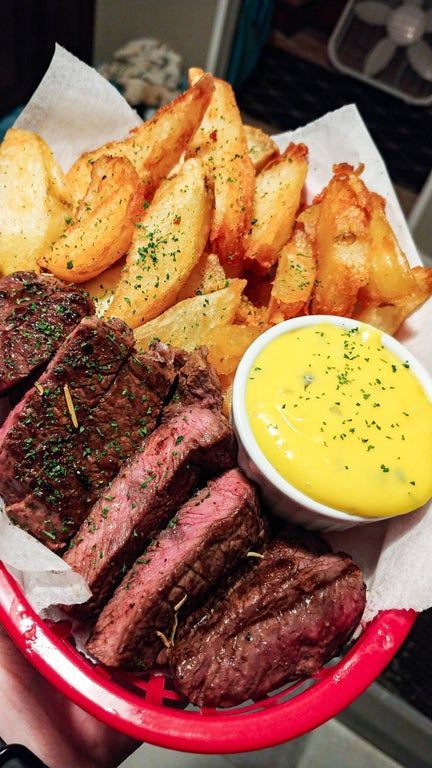 Steak and chips with Bearnaise sauce.  By u/sanfransolo. Chip Steak Recipes, Food Recipe Videos, Steak And Chips, Recipe Example, Recipe Videos, Gluten Free Cooking, Recipes From Heaven, Chef Recipes, Steak Recipes