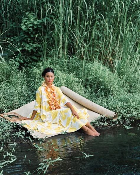 Eimeo Clothing on Instagram: “Vahine Eimeo seen by my dearest @kim_akrich for @tahitivahinemagazine x @serenasengues  styled by @jojo_heinui 🌿 #vahine #eimeo #tahiti” Hula Dress, Polynesian Women, Lei Day, Hawaii Fashion, Aloha Wear, Island Dresses, Local Girl, Island Wear, Island Dress