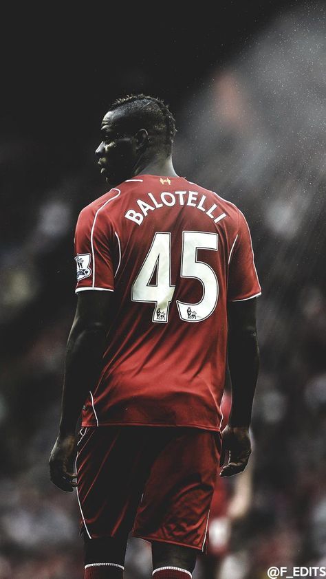 Mario Balotelli, Football Aesthetic, Liverpool Wallpapers, Rock Dwayne Johnson, Manchester United Legends, Legends Football, Ronaldo Football, Good Soccer Players, Old Football