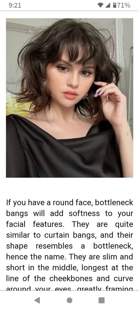 French Bangs On Round Face, Bangs For Circle Face, Bangs For Thick Hair Round Face, Selena Gomez With Bangs, Selena Gomez Hair Bangs, Bottleneck Bangs Round Face, Selena Gomez Haircuts, Selena Gomez Curtain Bangs, Circle Face Hairstyles