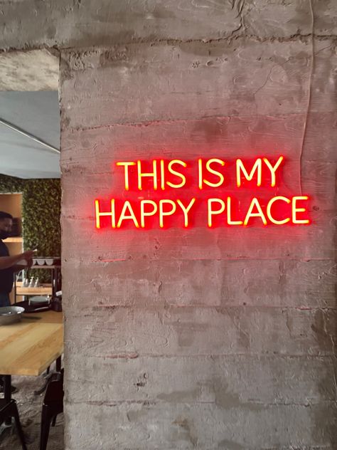 Neon Signs For Bar, Neon Cafe Interior Design, Instagramable Wall Ideas, Neon Restaurant Interior, Selfie Wall Ideas Restaurant, Neon Office, Insta Wall, Restaurant Neon Sign, Neon Rouge